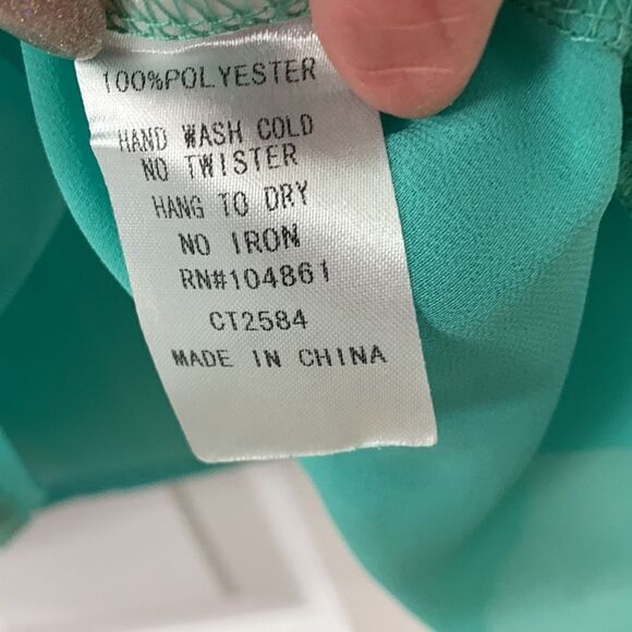 C.O.C. Size 2 XL short sleeve mint front lined blouse with blinged lapel - Picture 5 of 9